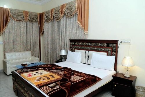 Гостиница Hotel Aarsh Palace в Мултане