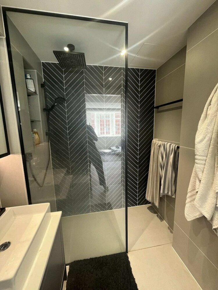 Фото Beautifully Designed 2bd Flat - Borough