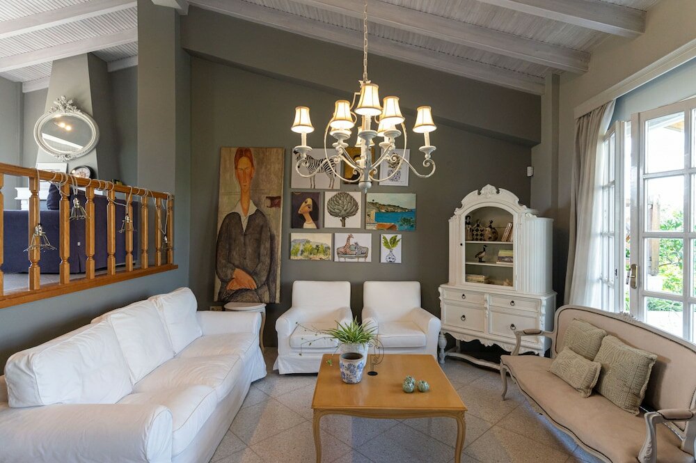 Фото Serene Seaside Bliss - Lush & Secluded Garden Oasis