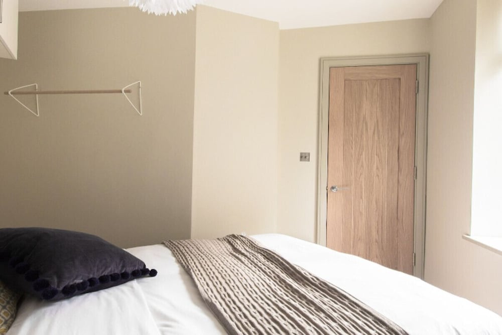 Фото The Mayfair Retreat - Modern & Central 1bdr in 3 Apartments