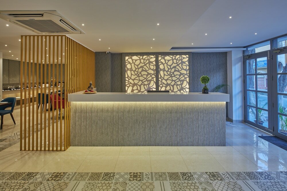 Фото Regenta Inn 4th Block Koramangala