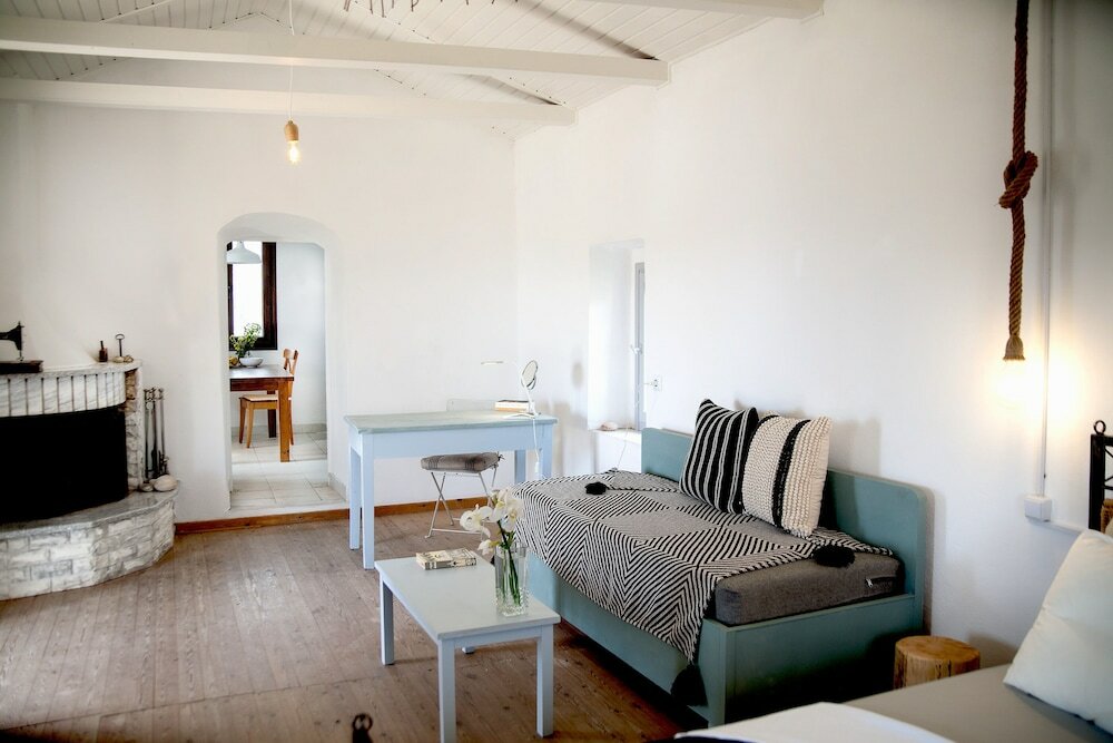 Фото Unique Hideaway with Serene Panoramic views