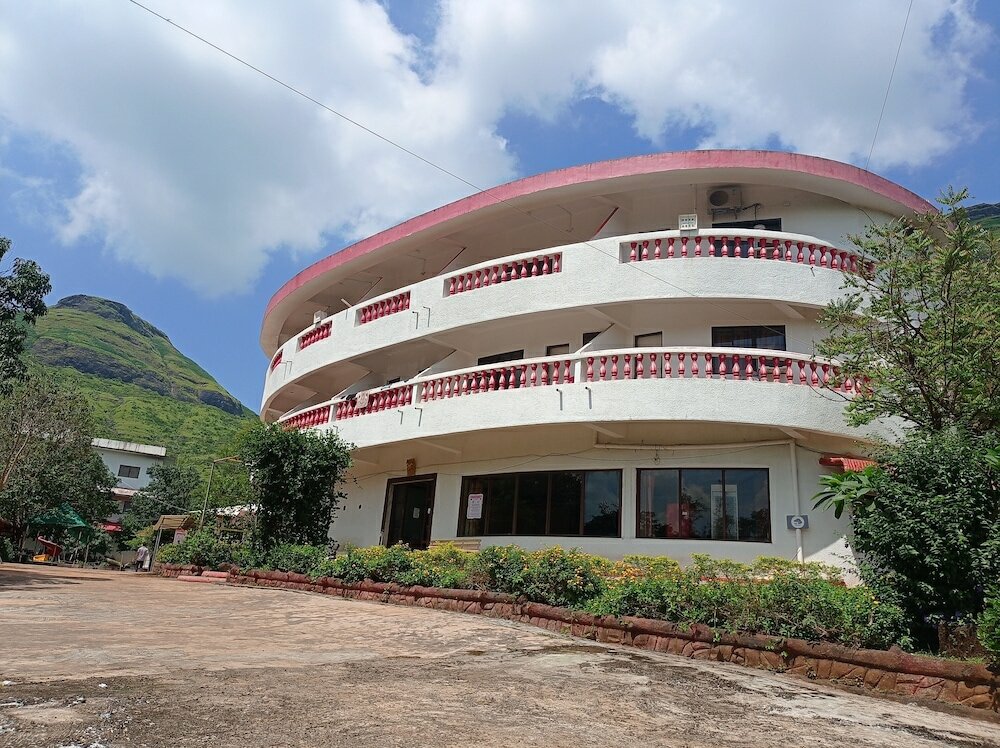 Фото Golden Resort and Farm