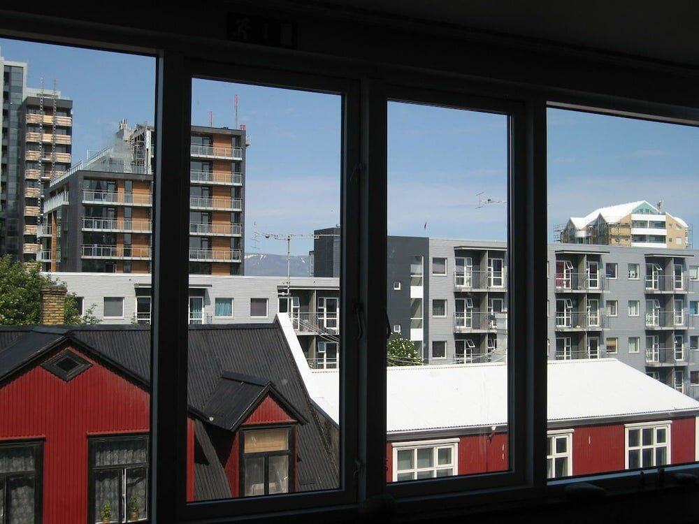 Фото Stylish Downtown Reykjavik Apartments
