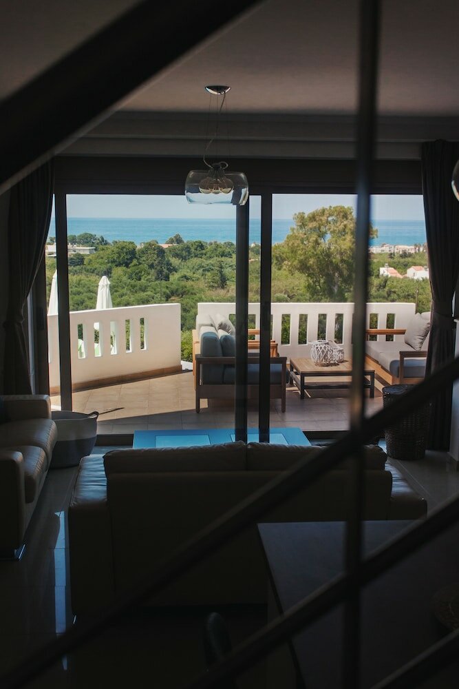 Фото Villa Cook with pool and sea views