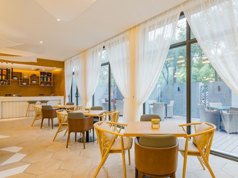 Фото Atour Hotel New Port Development Zone Nanjing