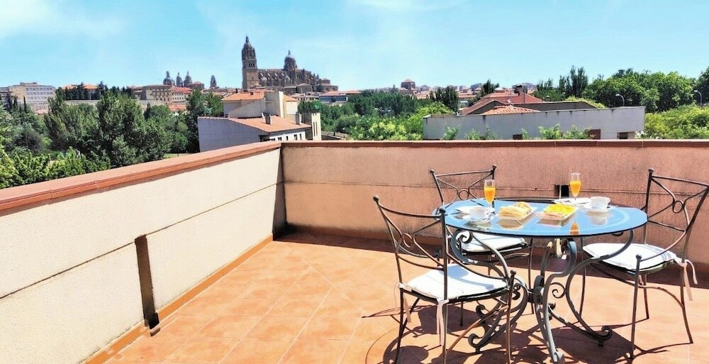 Фото Hotel Ele Puente Romano