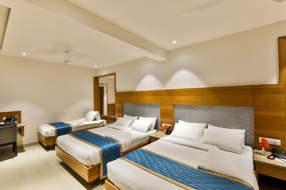 Фото Hotel Vbr Grand Inn