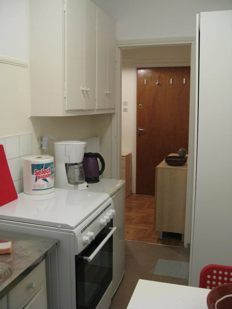 Фото Quiet Apartment Ideal for 2 Near Center