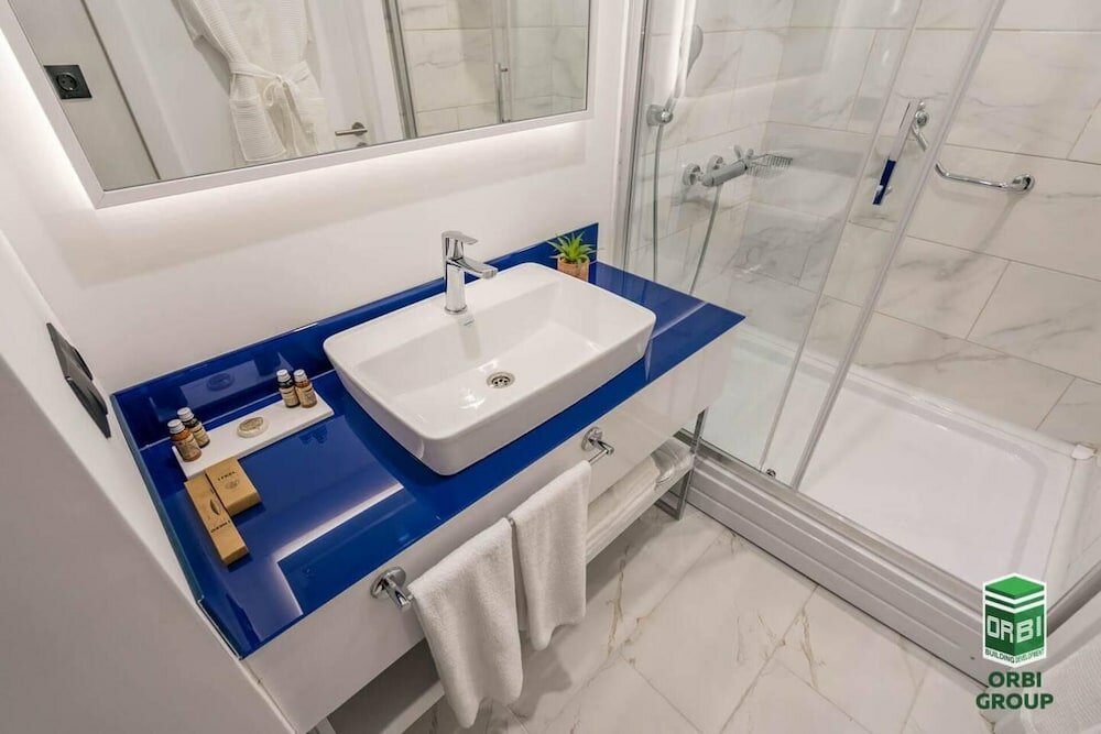 Фото Двухкомнатные апартаменты Orbi City, 27 этаж, вид на горы и море	