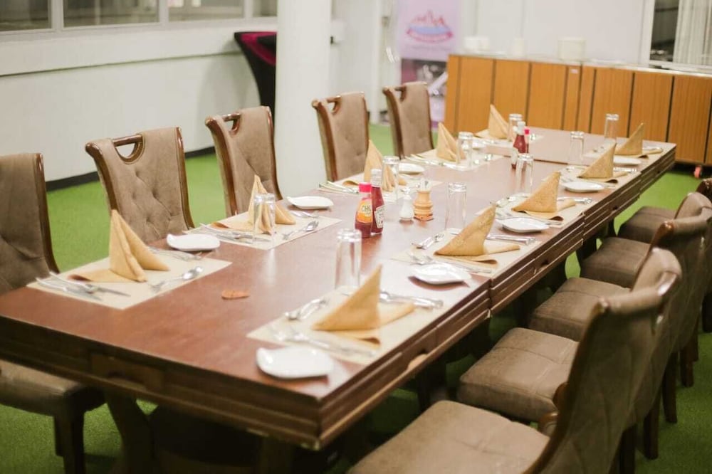 Фото Empolos Hotel Limited