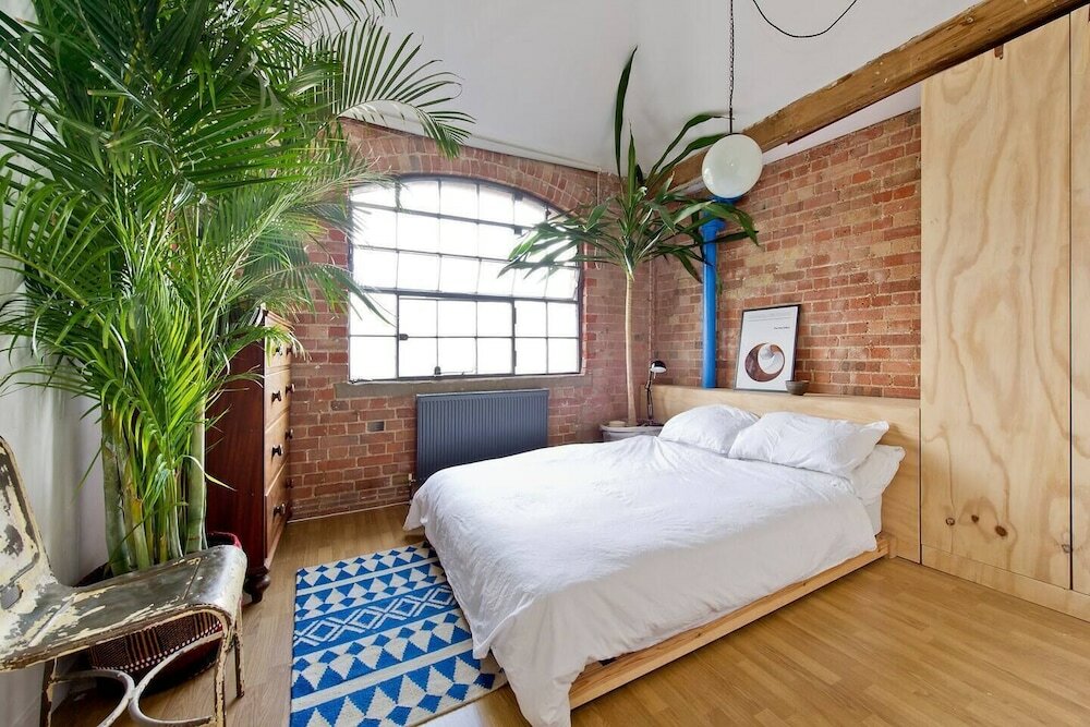 Фото Unique & Vibrant 1-bed Loft With Roof Garden