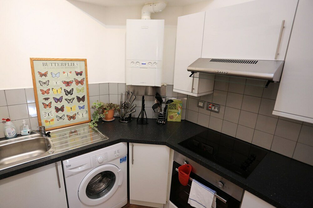Фото 3 Beds 2 Baths Oxford Circus