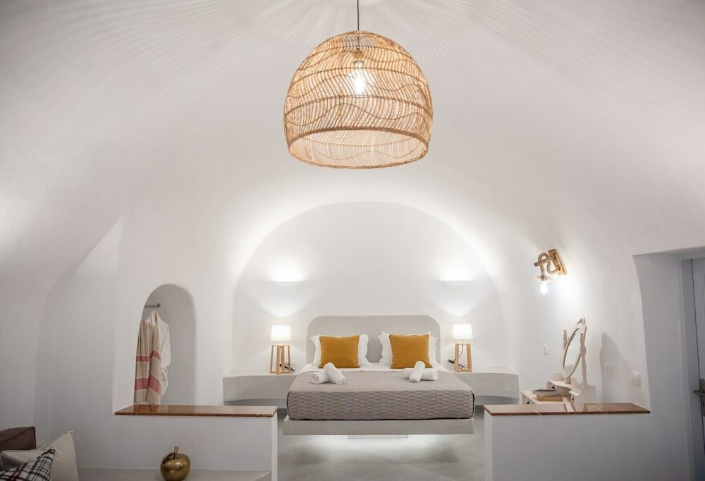 Фото Sun Angelos Oia - Luxury Cave Suites