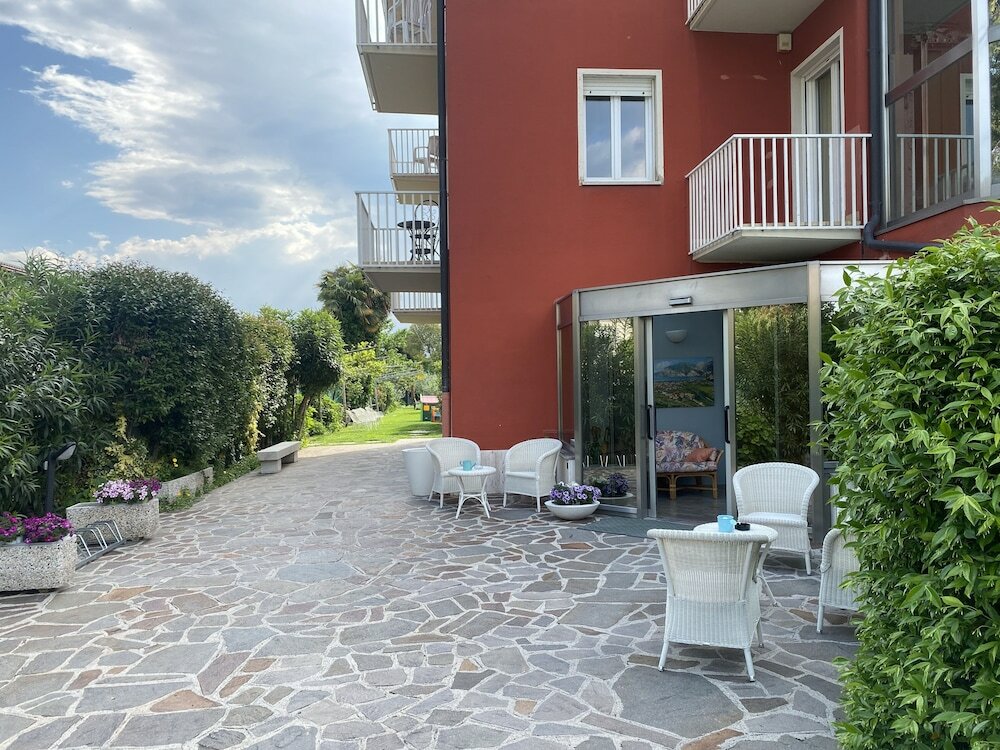 Фото Bike Garnì Villa Maria Torbole