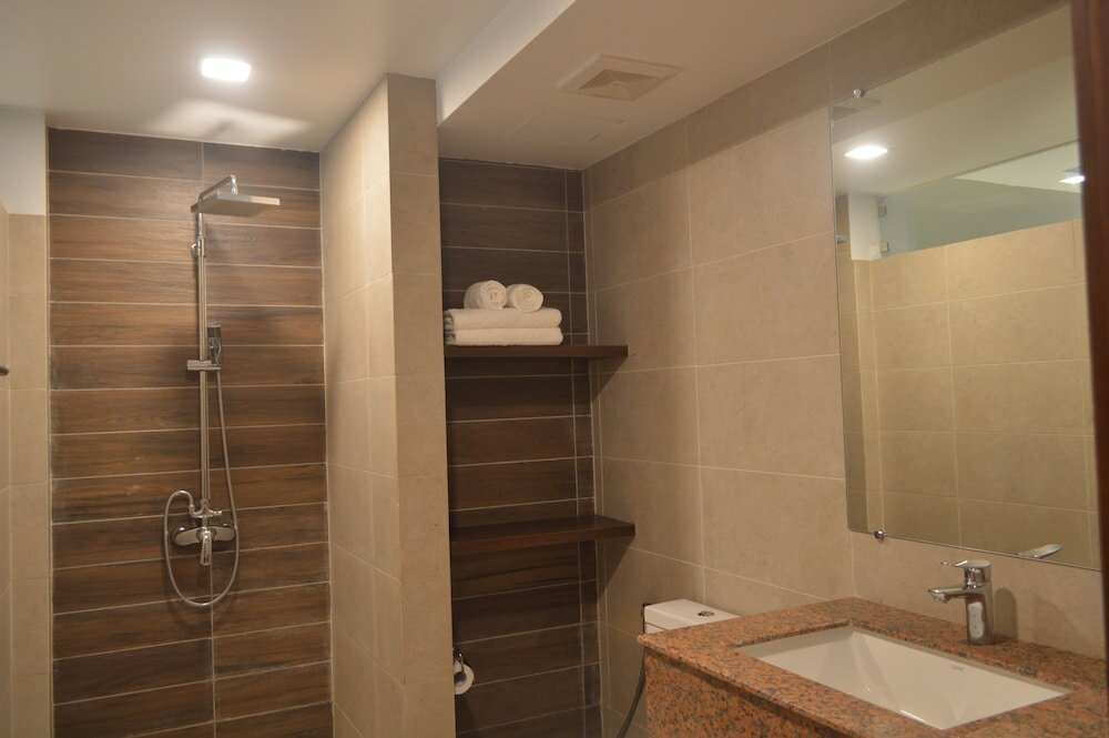 Фото Airport Avenue Hotel