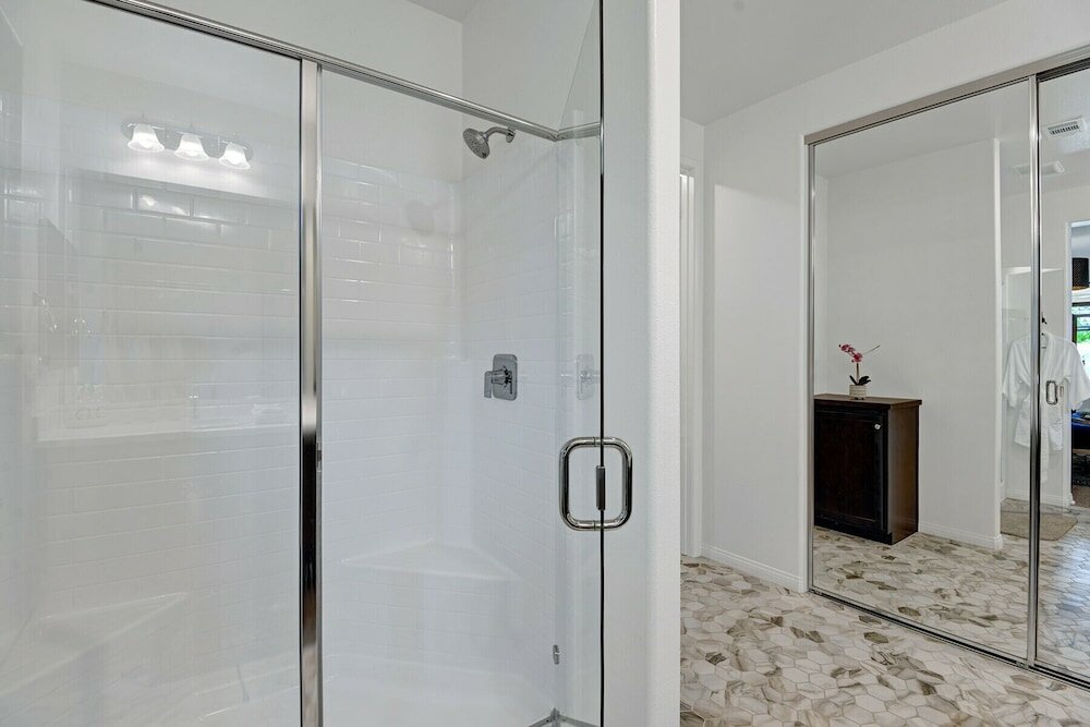 Фото The Gryffin