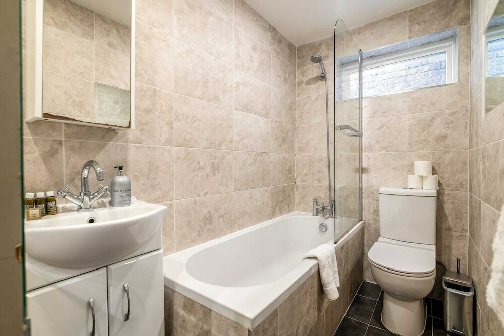 Фото Charming Wandsworth Common Flat