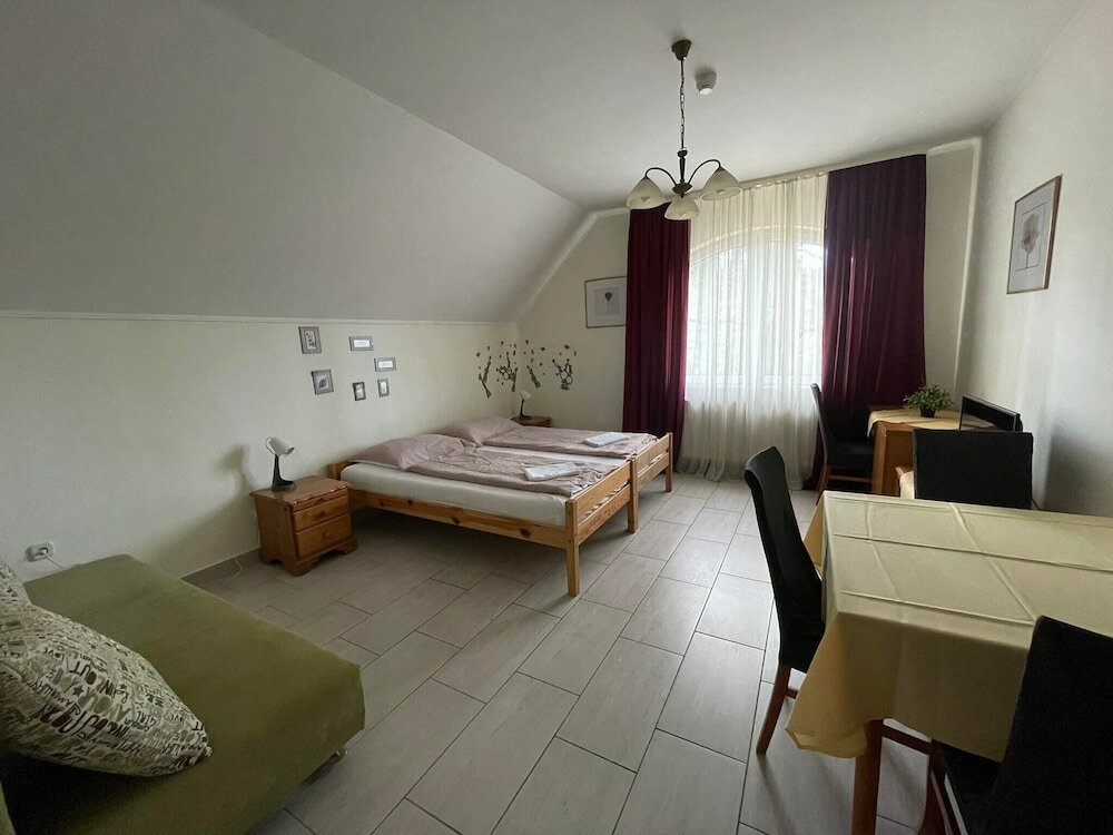 Фото Tölgyfa Panzió