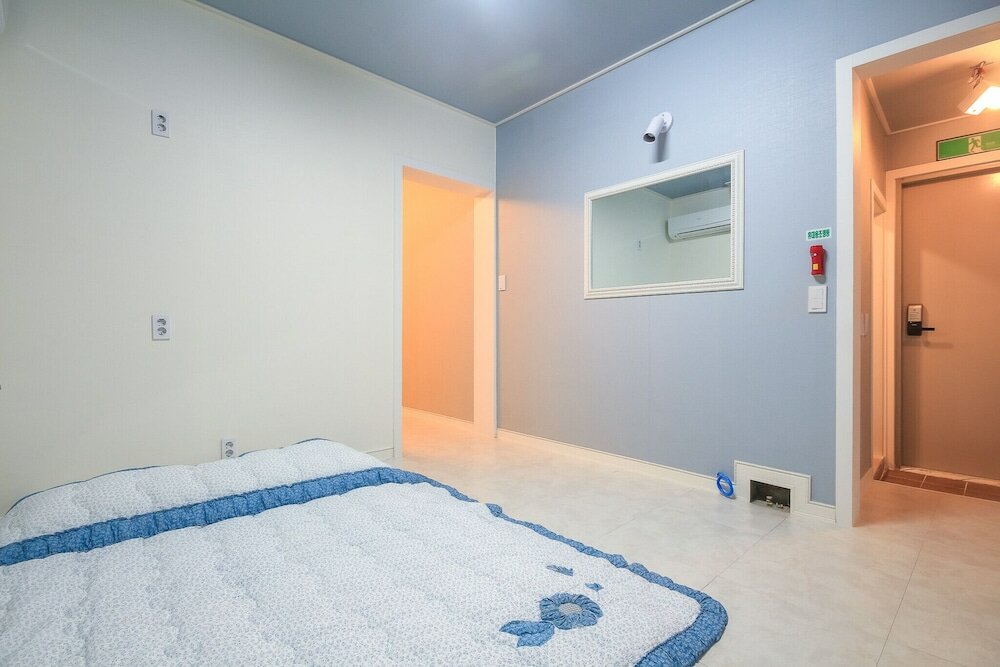 Фото Yeosu Party Motel and Guest House