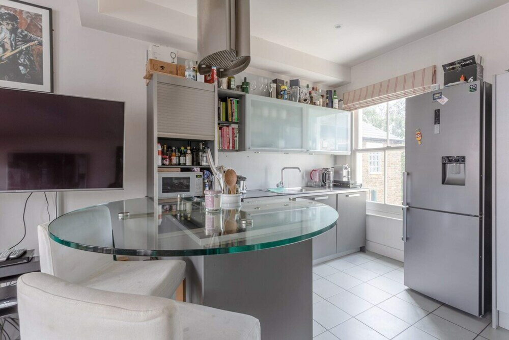 Фото Large Modern Maisonette in Southfields