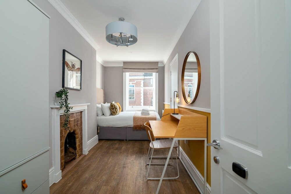 Фото 37 Doughty Street