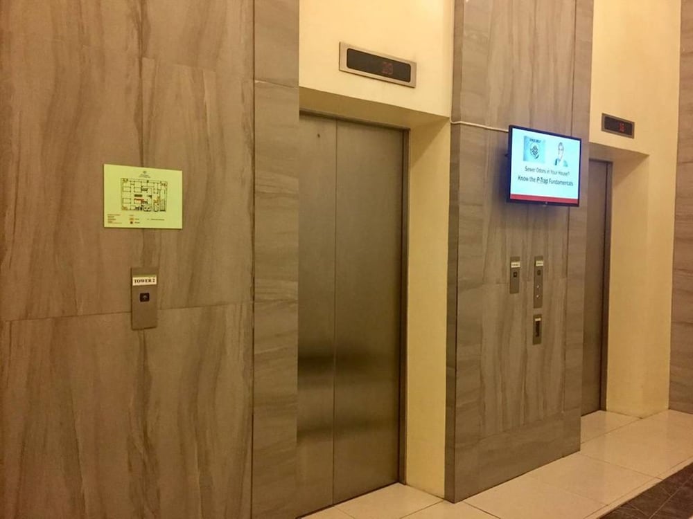 Фото Condoluxe Pioneer Woodlands w Parking