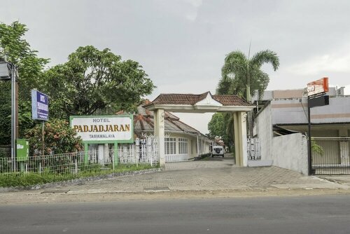 Гостиница Super Oyo 2346 Hotel Padjadjaran 1 в Тасикмалая