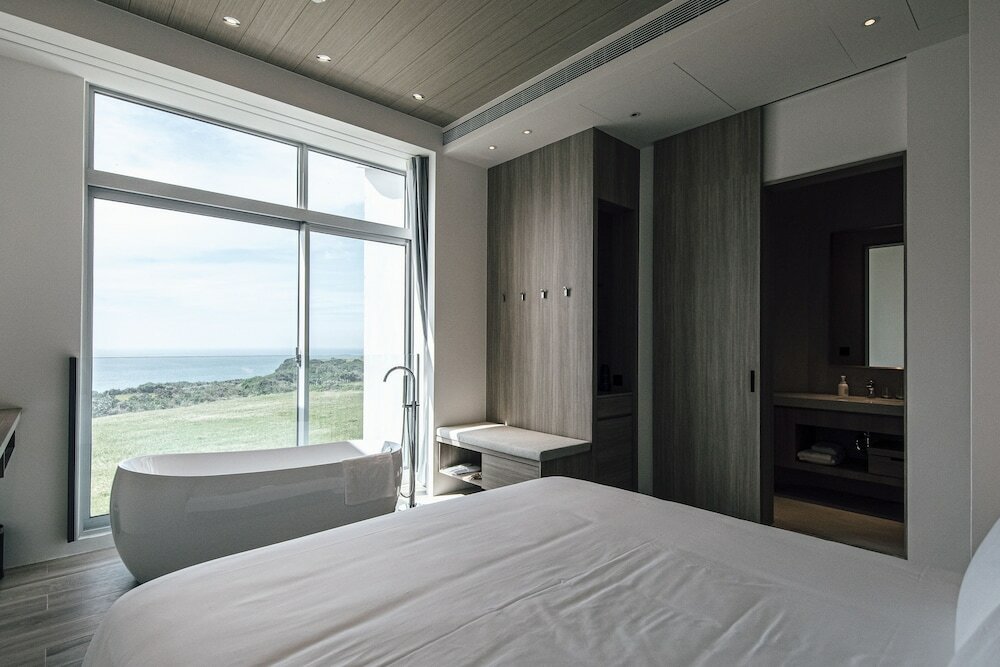 Фото Sunlight on the peninsula