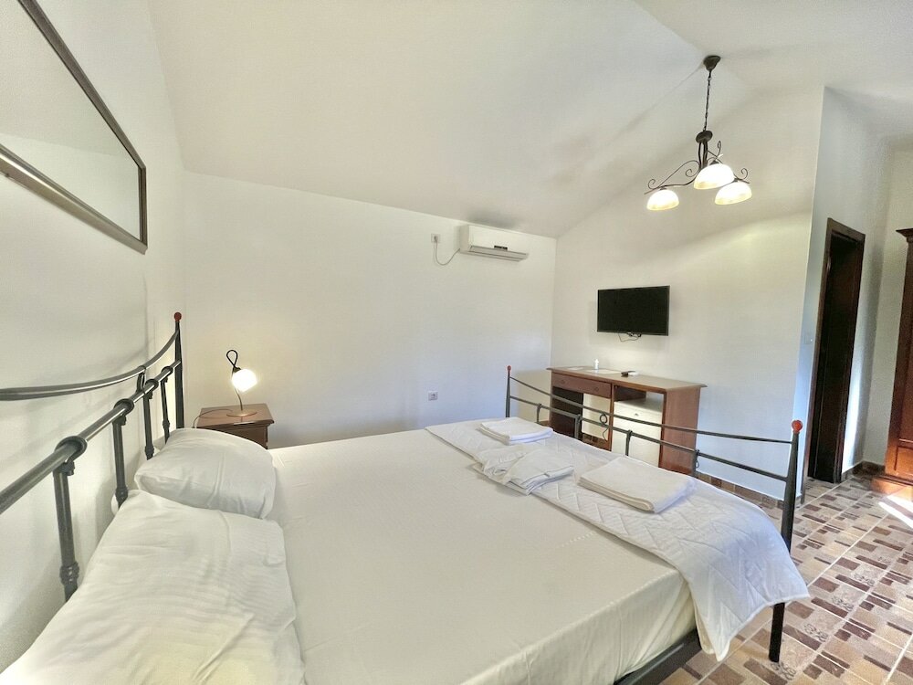 Фото Hotel Opera Jaz