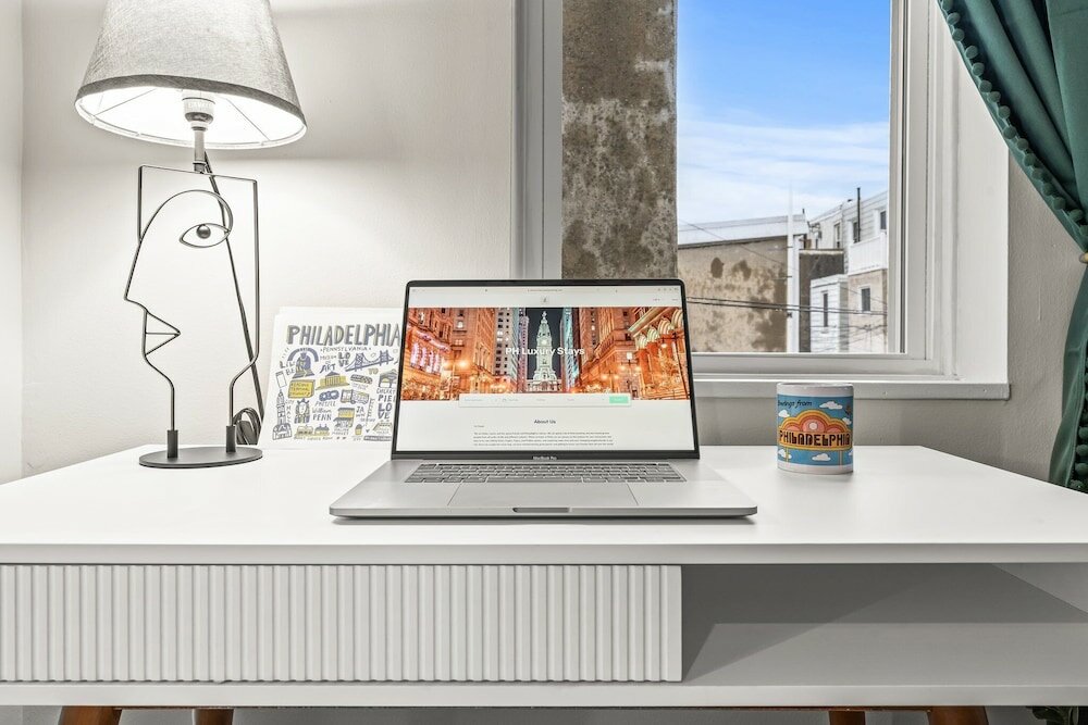 Фото Stylish 3-Bedroom Home in Philly