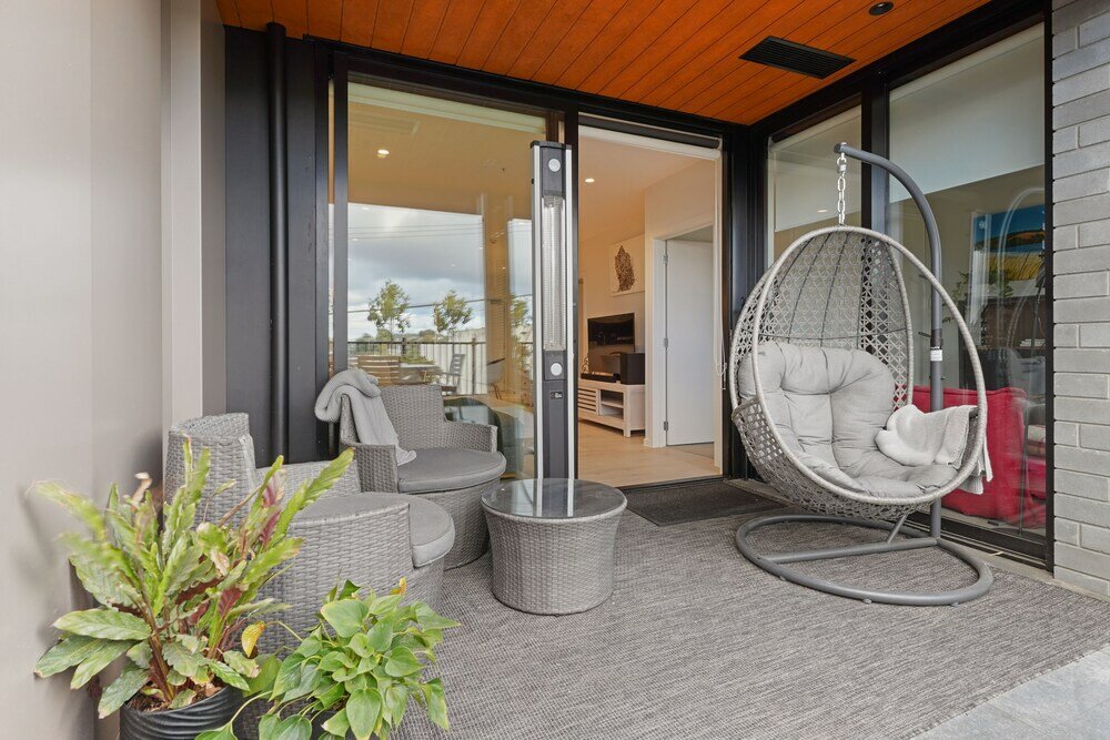 Фото Groovy Apt Close to Onehunga Mall Centre