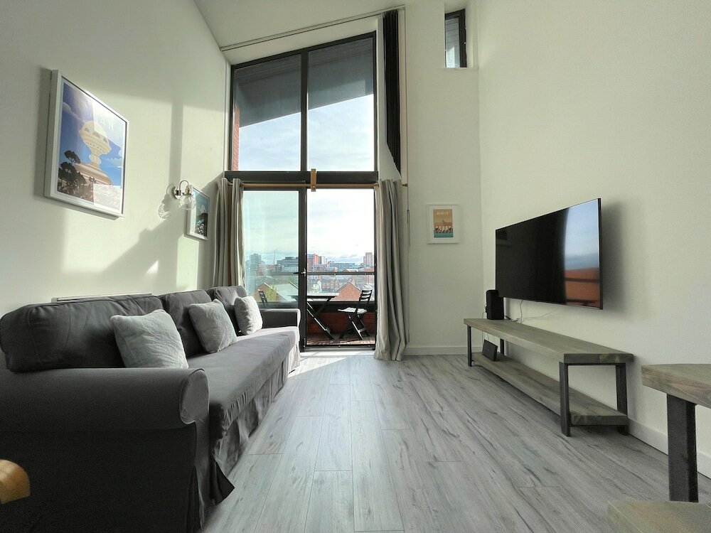 Фото Penthouse Apartment with Parking