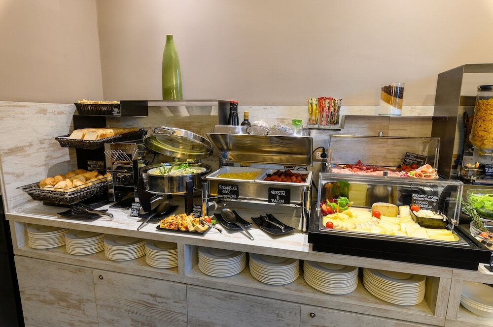 Фото Отель The Guardian