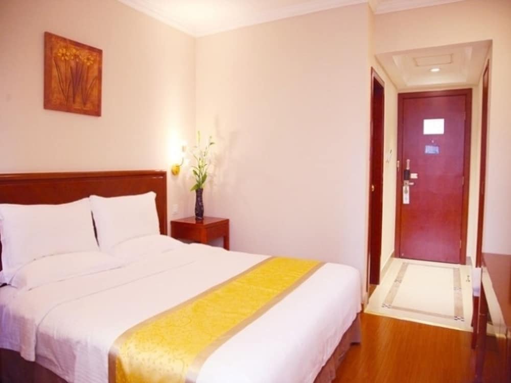 Фото Green Tree Inn Zhenjiang Zhongyang Street Rt-mart
