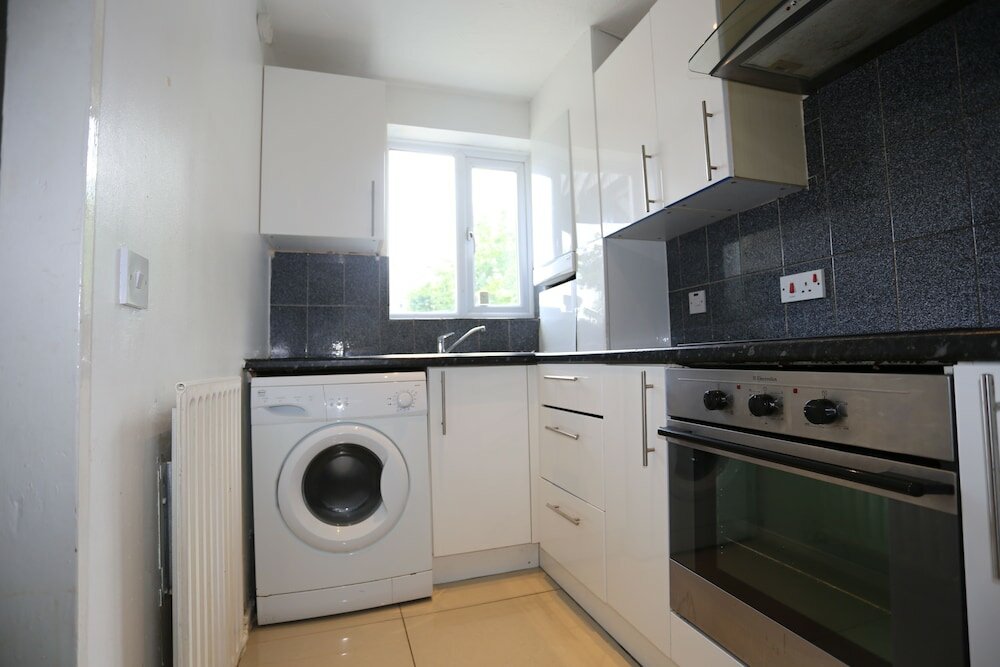 Фото Beautiful 3 Beds House - Thamesmead