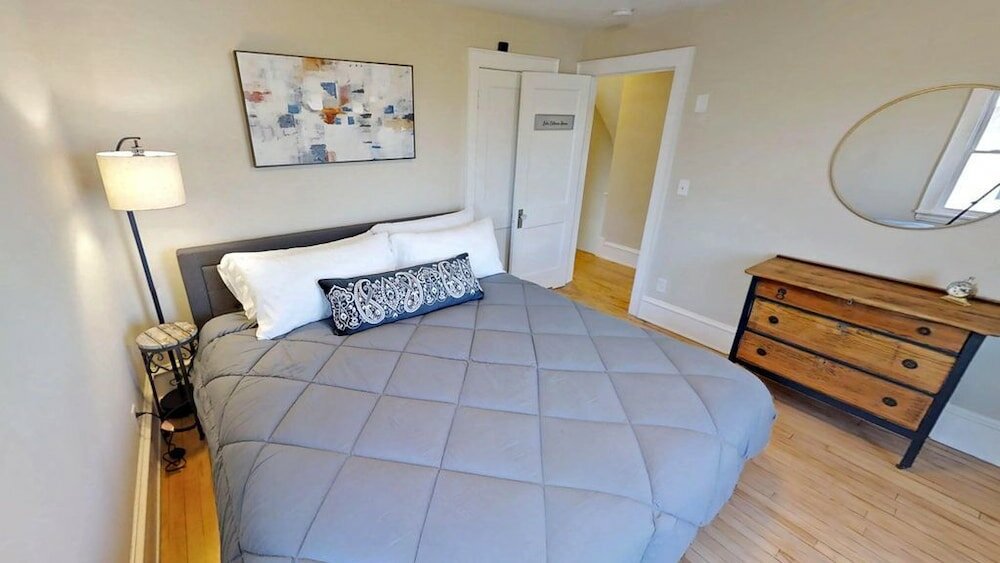 Фото Uptown Jewel