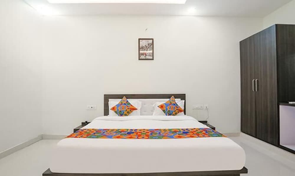 Фото Fabhotel Atharv Palace