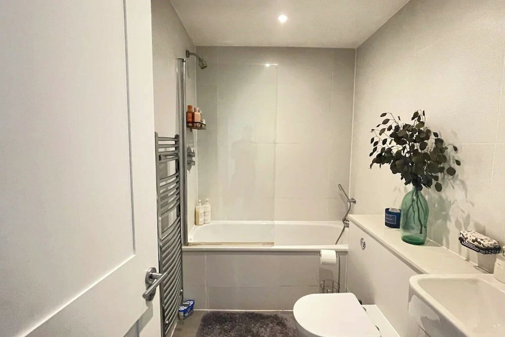 Фото Elegant & Relaxing 1bd Flat - Balham