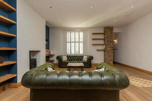 Гостиница Charming 2 Bedroom House in Angel