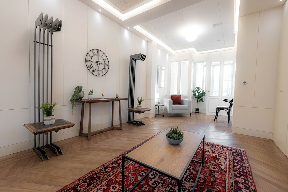 Фото Luxe Five Bedroom House near Chalk Farm