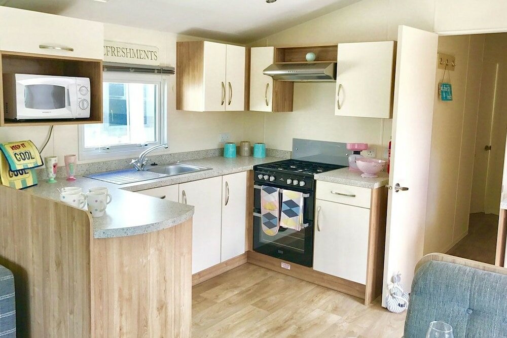 Фото Sandy Balls Holiday Village