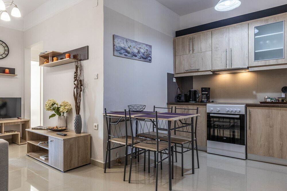 Фото Comfy Central Square Gem with Terrace