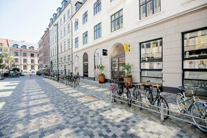 отель Apēron Apartment Hotel