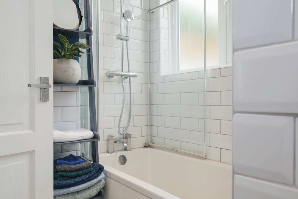 Фото Lovely 1bd Flat -prime Brighton Location w Garden!