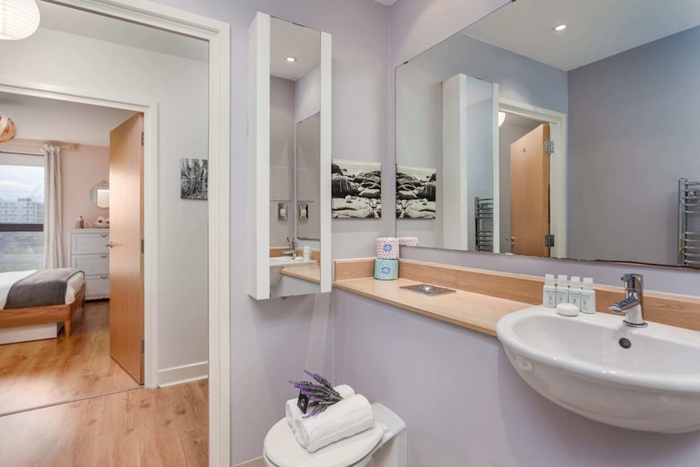 Фото Bright and Stylish Kennington Gem