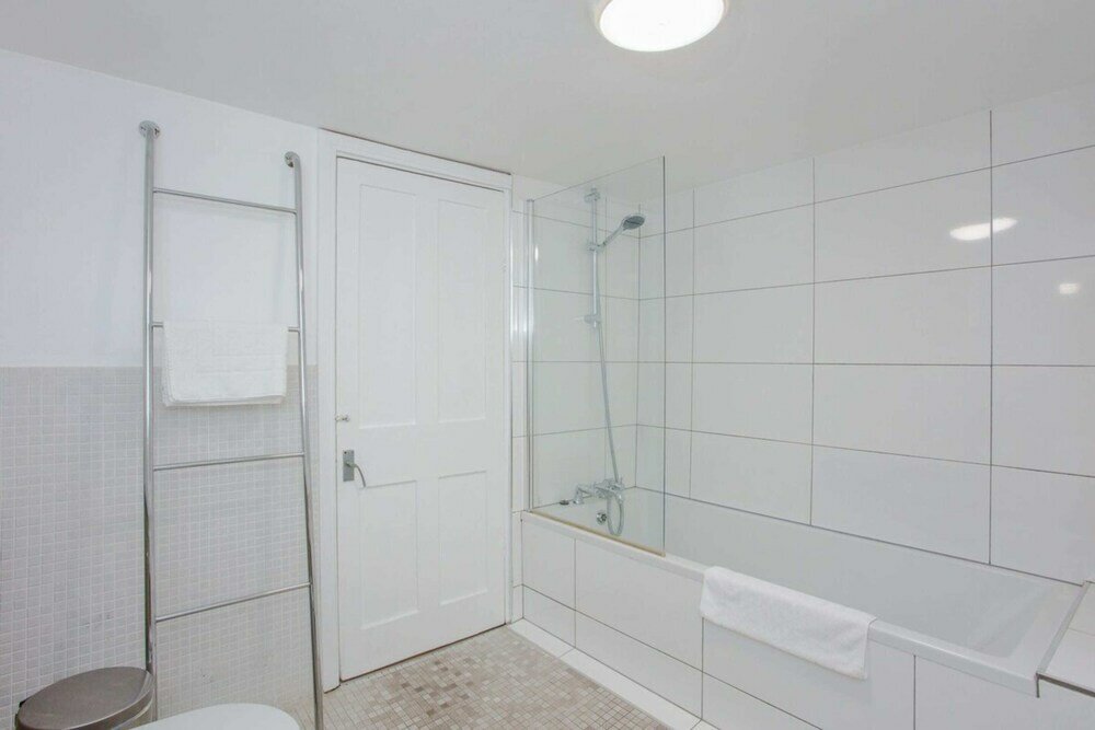 Фото Mountgrove Road Spacious 2 Bedroom Flat