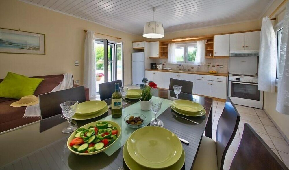 Фото Nyktelia Holiday Villa