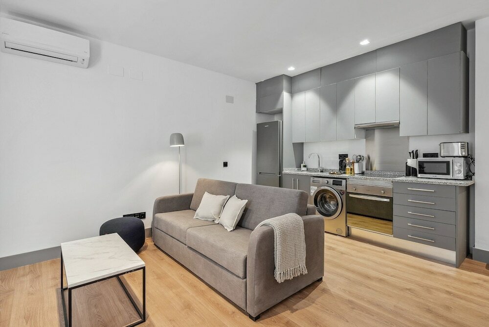 Фото Limehome Madrid Calle de Santa Ana