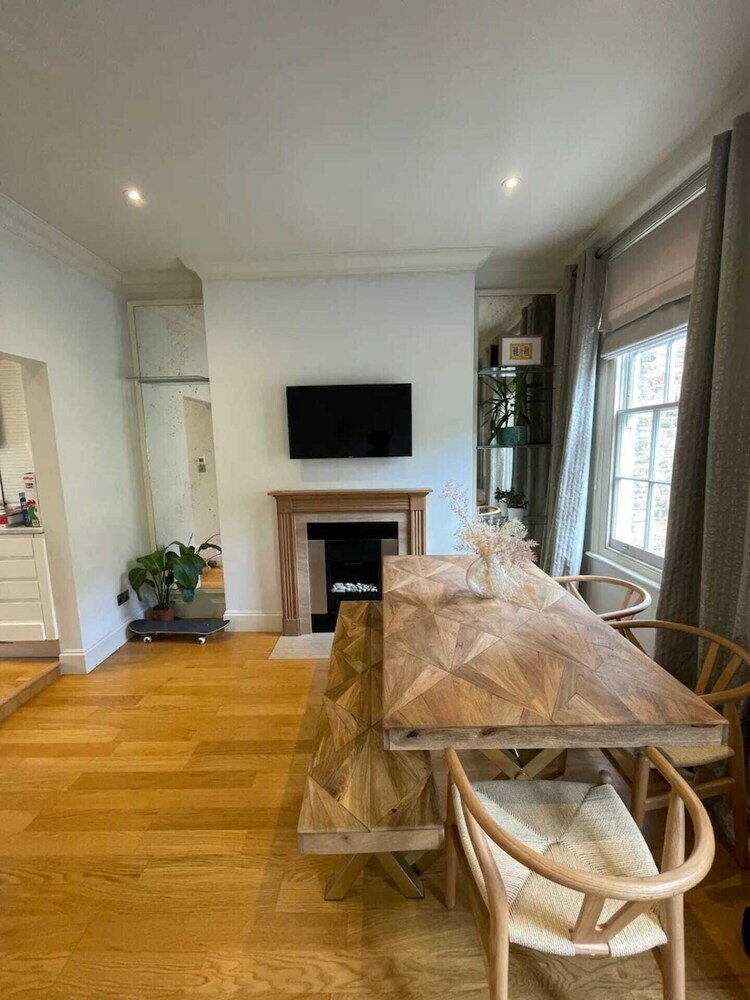 Фото Stylish 2bd Maisonette - 5 Mins to Hampstead Heath